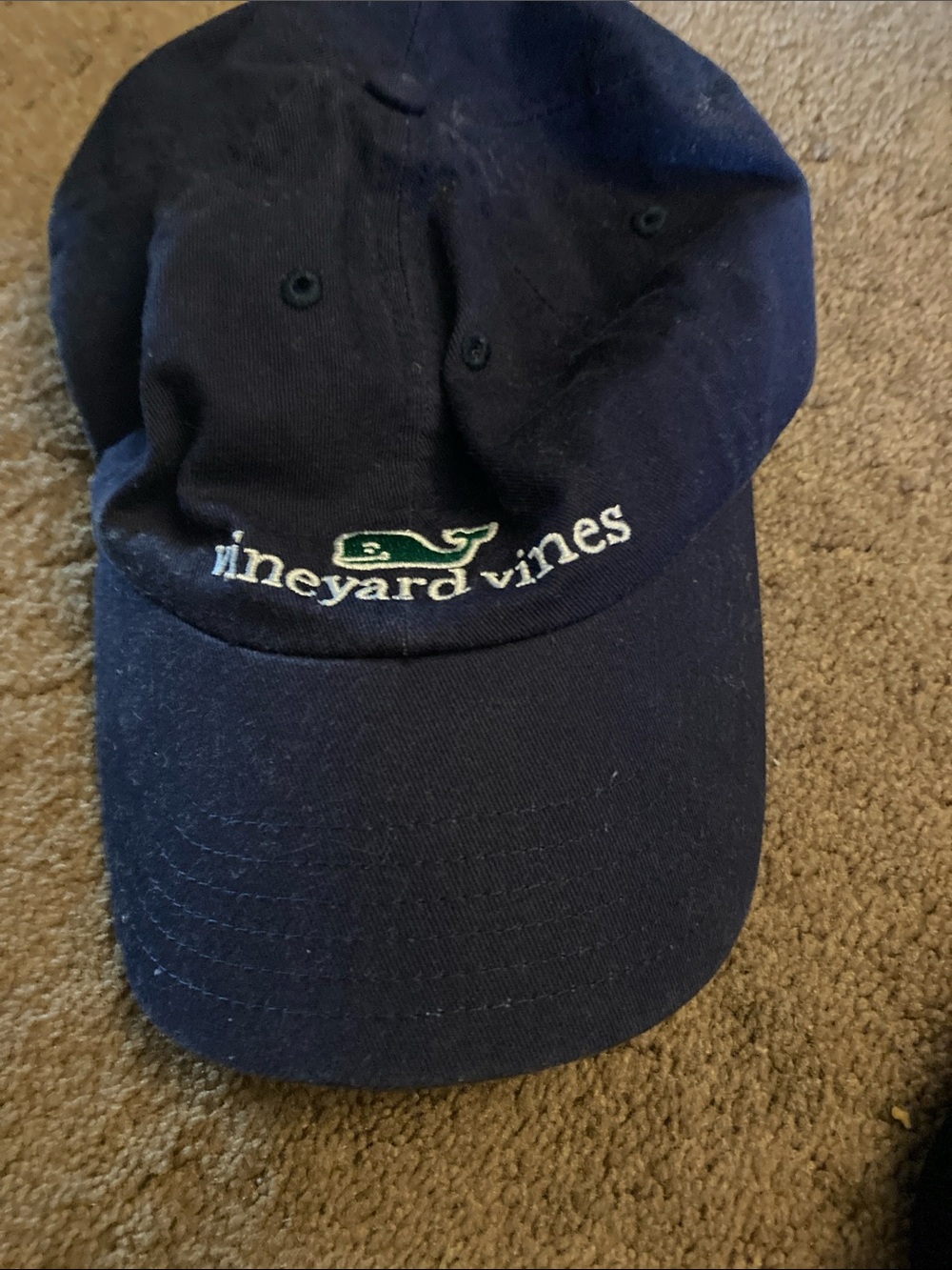 Vineyard vines woman’s cap
With logo on it